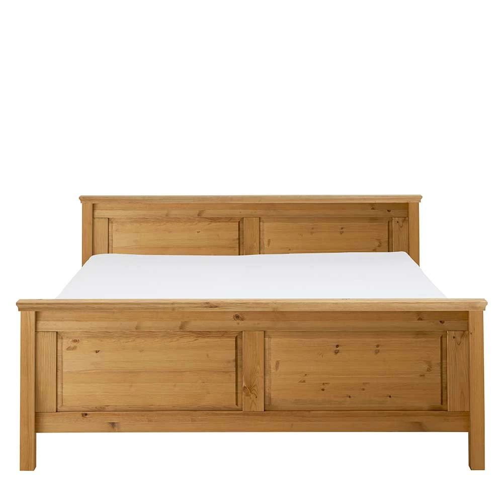 Massives Bett Im Klassischen Design - Piatra